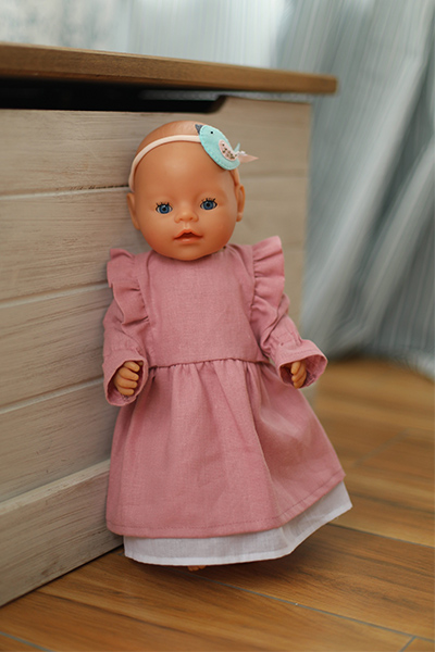 Кукольное платье розового цвета с воланами